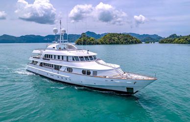 158' Crn 1996 Yacht For Sale